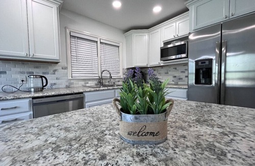 Bainbridge House | Keep it simple at this peaceful and centrally-located place.