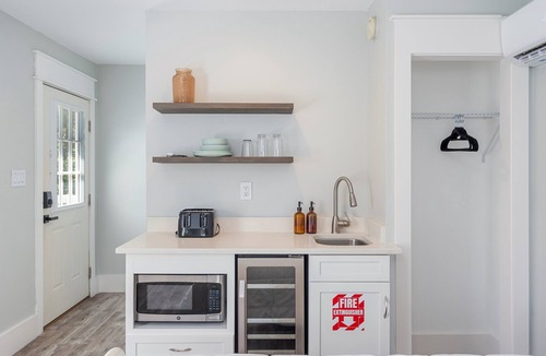 Crystal Beach Cottage | Kemp’s Kove | 5BR Private Pool | <5 Min Walk to Beach | Sleeps 14 | Dog Friendly