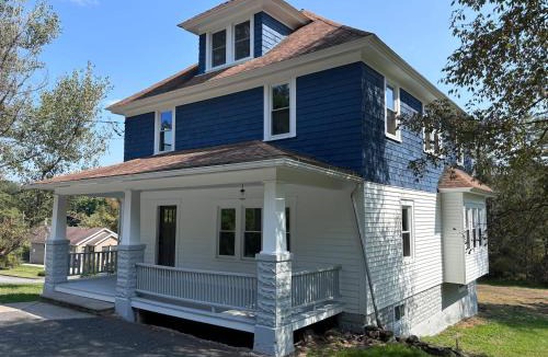 Town of Delaware House | Kenoza House with Private Lake and Kayaks