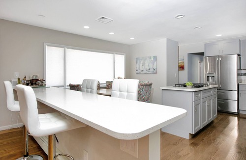 Lido Beach House | Kensington Private Beach House with Ocean Views and Dipping pool