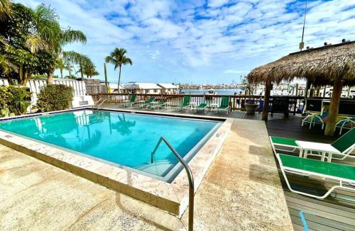 Meadows House | Key West Downtown Waterfront, sleeps 8, Dock & Pool Pet-Friendly