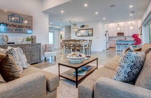 Summerland Key House | Kiki’s Casa: Beautifully Updated Canal Front Home, Pool & Dockage, Quick Access to Atlantic or Gulf!