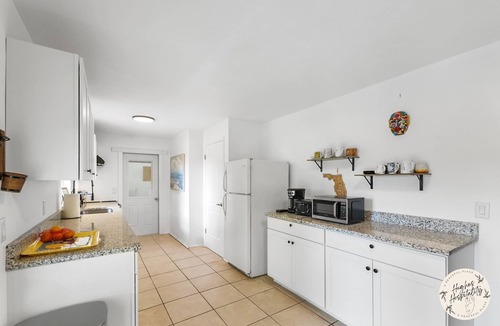 South Daytona House | KING BED! Games! Central Location. Big Weekly/Monthly Discount!
