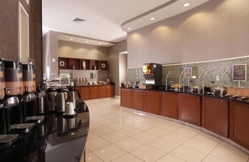Airport North Apartment | King Suite Near Airport Lakes Park ORL