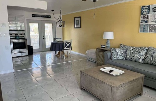 Saint James City Apartment | King Suite on Canal