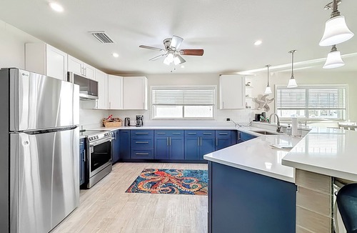 Crystal River House | Kings Bay Waterfront property in Crystal River with pool and private dock Pet ok