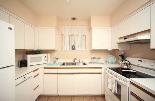Saint Armands Key Condo | Kingston Arms Paradise! Saint Armands Circle & Lido Beach! Fully Equipped!