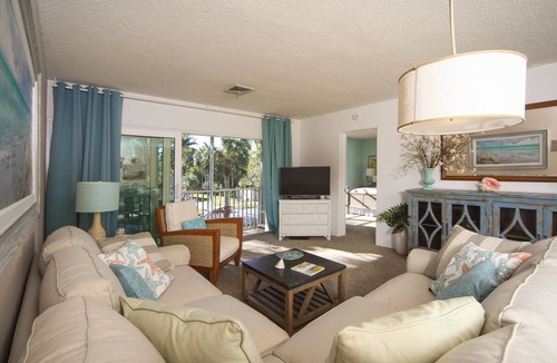 Saint Armands Key Condo | Kingston Arms Paradise! Saint Armands Circle & Lido Beach! Fully Equipped!