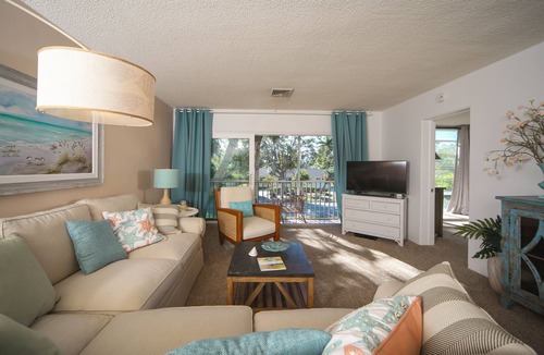 Saint Armands Key Condo | Kingston Arms Paradise! Saint Armands Circle & Lido Beach! Fully Equipped!
