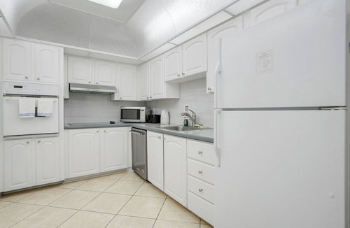 Hollywood South Central Beach Condo | Komffy Apartment w/2 King Bed and OceanView at Tides