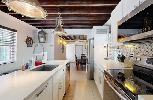 Little Venice House | La Pirata | Hgtv-Remodeled 3BR/2BA Canal Home w/Pool