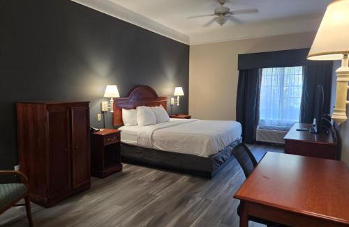 Biggar Hotel | La Quinta Inn and Suites Fort Myers I-75