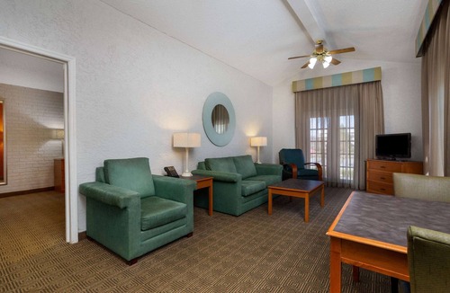 Westshore Hotel | La Quinta Inn Tampa Airport Stadium Westshore