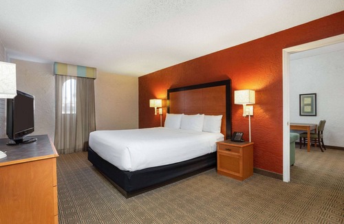 Westshore Hotel | La Quinta Inn Tampa Airport Stadium Westshore