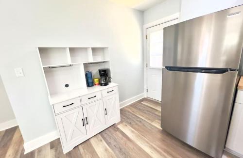 Laguna Beach House | Laguna Beach Bungalow sleeps 4 large patio just steps to the sand