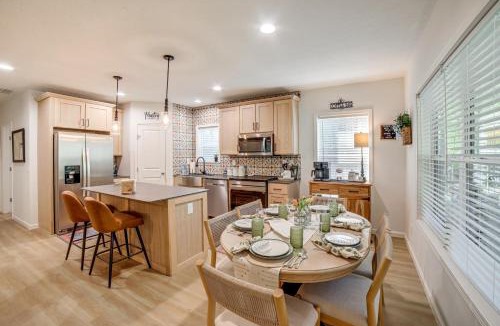 Canadian Lakes House | Lake Access, Pools & More: 1 Mi to The Highlands