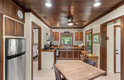 Hernando Cottage | Lake Breeze Cottage 4