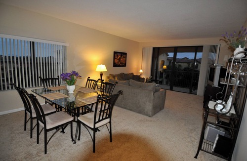 Juno Beach Condo | Lake Front 3-bedroom condo walk to Nextera and beach in Juno Beach