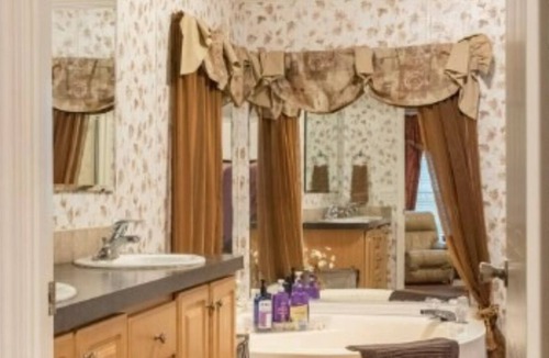Ocklawaha House | Lake House in Ocklawaha | 3BR | Garden tub