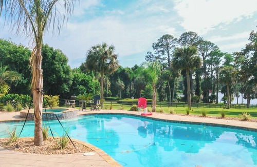 Melrose House | Lake Santa Fe home on Melrose Bay! Pool, dock, additional bunk housen