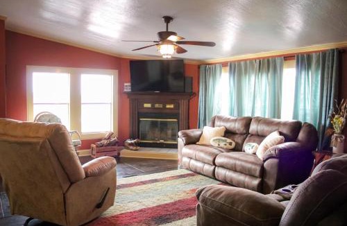 Sneads House | Lake Seminole Retreat with Boat Slip