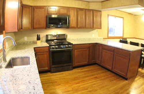 Anchorville House | Lake St.Clair Canal Home w/Pontoon/Jet Ski's Perfect for Families/Fishermen