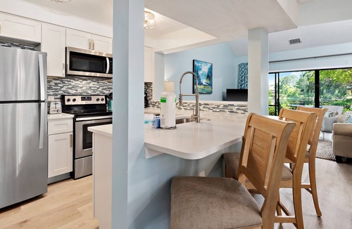 Sandestin House | Lake View ~ Private Patio ~ Golf Cart ~ Pool