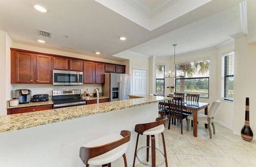 Lakewood Ranch Condo | Lake Views | Over The Top Golf |