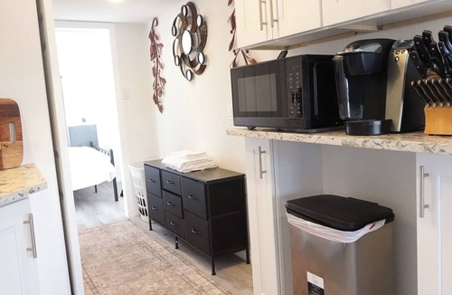 Fort Myers Beach House | Lakefront 2-bedroom Fort Myers Beach cottage less than 3 miles from the beaches