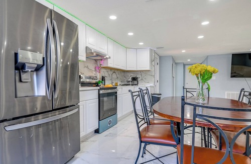 Tahitian Development House | Lakefront Angler’s Oasis in Holiday! 8 Mi to Beach