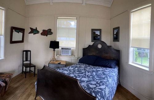 Braden River Cabin | Lakefront Cabin Rental in Bradenton, Florida