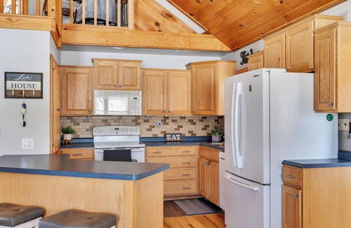 South Kortright Ski Chalet | Lakefront Chalet w/hot tub, game room, and kayaks. Pet-friendly!
