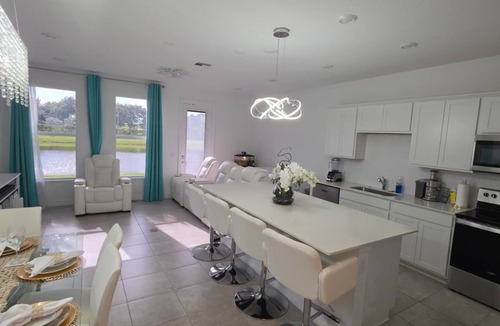 Greenacres House | Lakefront Furnished 3BR, 2-Car Garage
