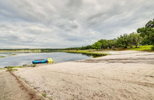 Keystone Heights House | Lakefront Keystone Heights Home w/Boat Ramp!