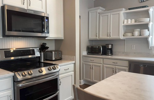 Gilbert House | Lakefront Luxury Home for Large Families on Lake Murray - Sleeps 14