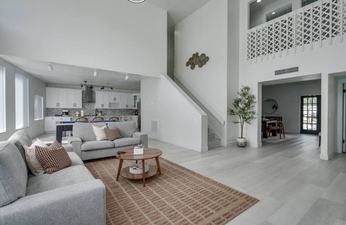 Rosemont House | Lakefront Mansion with Pool and Pilates