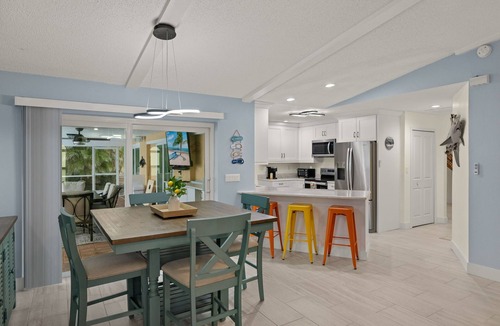Eight Lakes House | Lakefront Paradise Retreat 8 Lakes Neighborhood