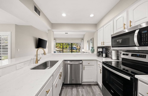 Sandestin House | Lakefront ~ Patio ~ Golf Cart ~ Community Pool