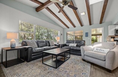 Inverness House | Lakefront Pet Friendly & Dock