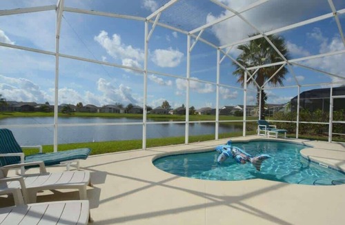 Eagle Pointe South House | Lakefront Pool Home Near Disney & Universal