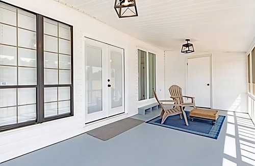 Warner Robins House | Lakefront Retreat - Close to RAFB, Pets & Kids Friendly