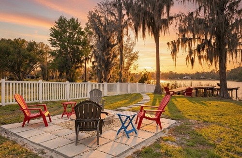 Keystone House | Lakefront Retreat w/Private Dock, Kayaks & Sunsets