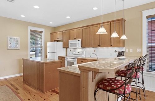 Laurel Grove House | Lakeside 3BR Beach Cottage with 6-Seat GOLF CART! Near Pool, Beach Tram, Golf