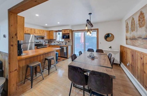 Smallwood House | 🛶 Lakeside Catskills Retreat: Private Hot Tub, BBQ & Movie Lounge