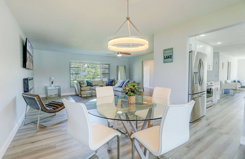 Iona House | Lakeside Paradise Getaway Near Southwest Florida's Top Beaches! Pool Table 3B3B