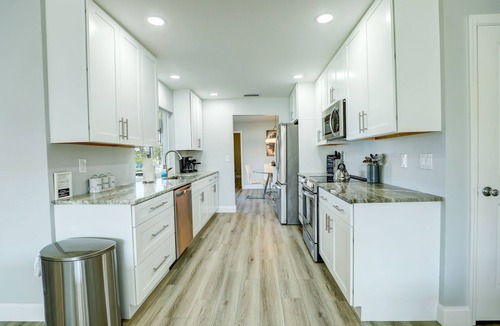 Iona House | Lakeside Paradise Getaway Near Southwest Florida's Top Beaches! Pool Table 3B3B