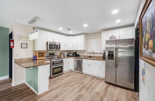 Kissimmee House | Lakeview Villa Retreat Near Disney Lake Tohopekaliga