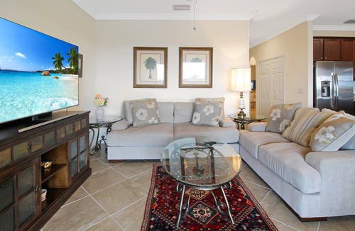 Lakewood Ranch Condo | Lakewood National 4th floor condo with lake and golf coarse views - Green View Getaway