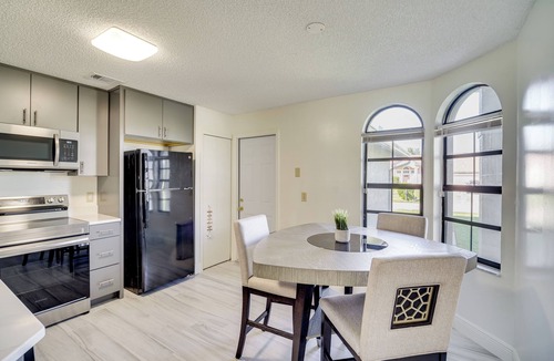 Palm Bay House | Lanai + Backyard! Sunny Retreat in Palm Bay