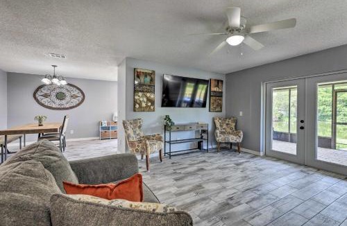Trailer Estates House | Lanai & Pond at Tranquil Bradenton Retreat!